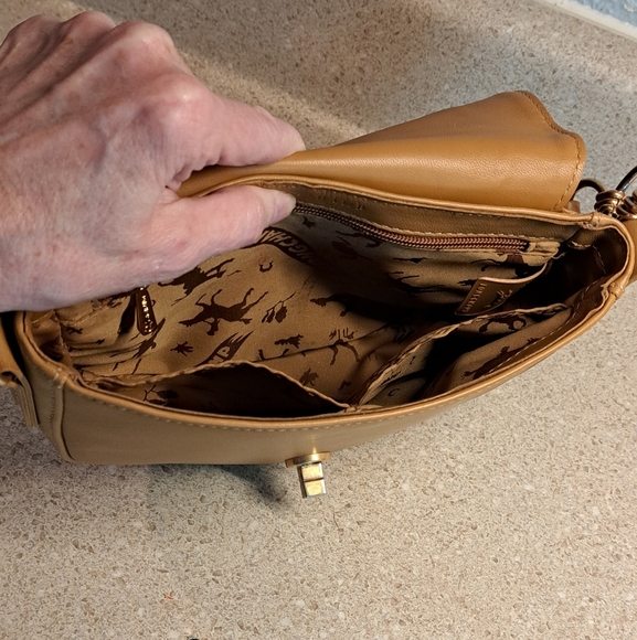 Authentic Longchamp Camel Tan Leather Crossbody Bag - Picture 8 of 12